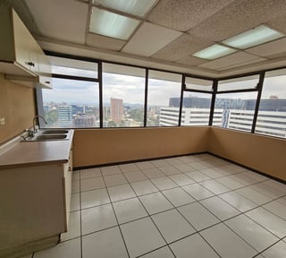 Oficina en Renta en Edificio Reforma Montufar, zona 10 - Miniatura 18
