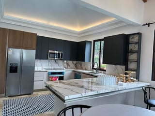 Venta espectacular casa con vistas a los volcanes  en Ciudad Vieja - 2