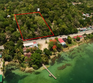 Espectacular terreno en venta con vista al Lago Petén Itzá ref-6142