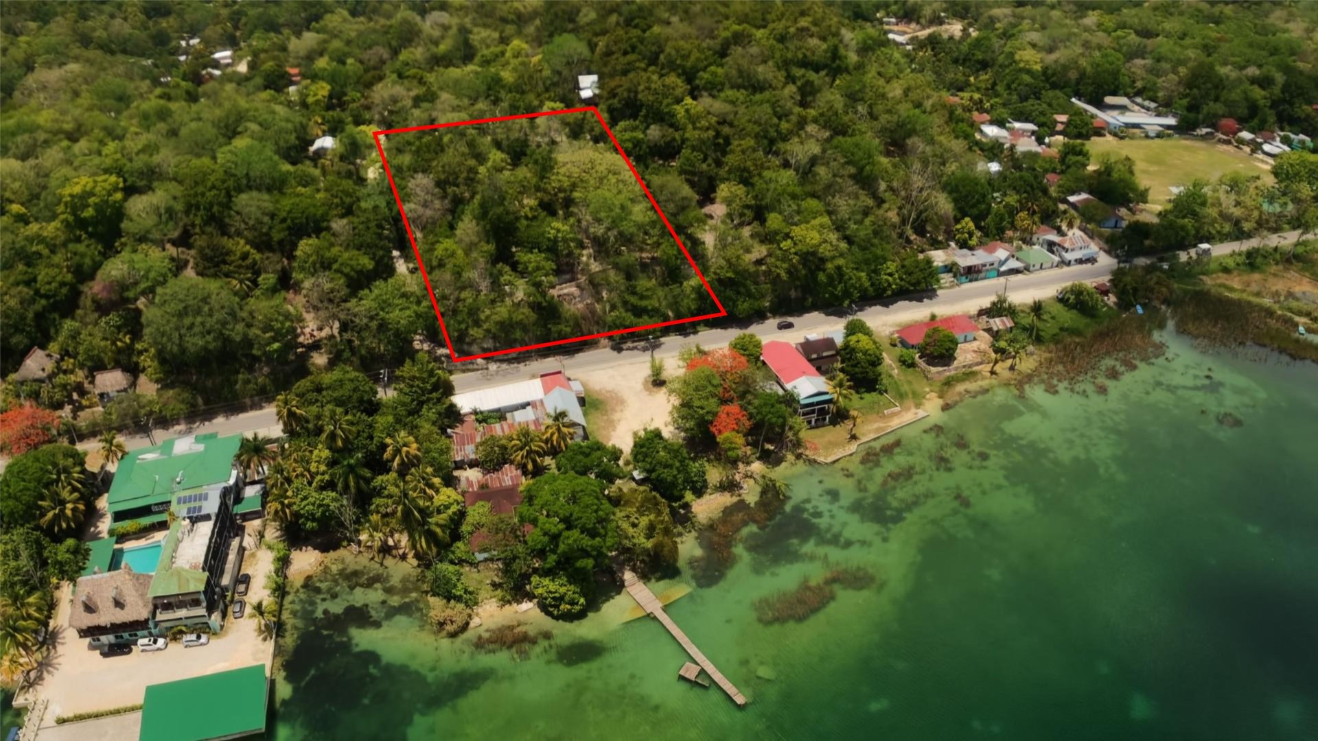 Espectacular terreno en venta con vista al Lago Petén Itzá ref-6142