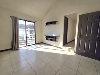 3 Bedroom House for Rent in El Fiscal, Palencia - Image 5