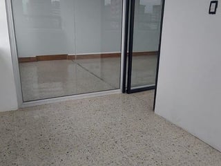 Centro Empresarial – Oficina en Renta, zona 10 - 4
