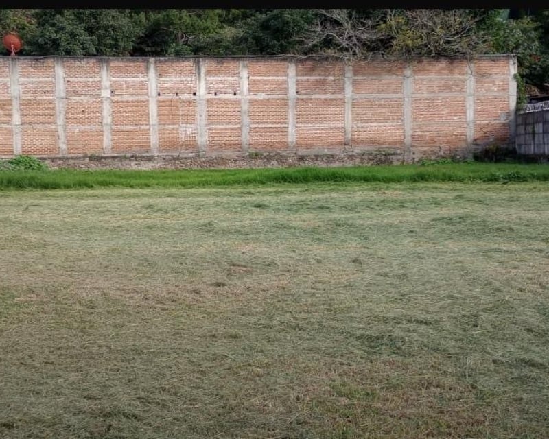 Terreno en renta en Antigua Guatemala – Calle Chipilapa