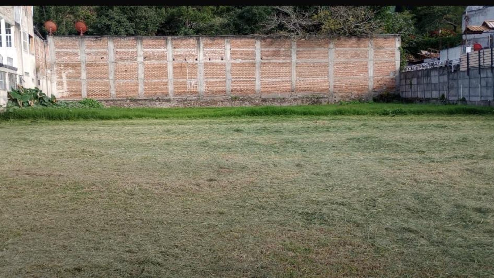 Terreno en renta en Antigua Guatemala – Calle Chipilapa