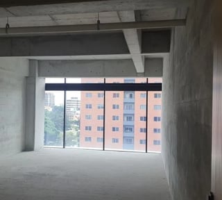 Oficina en renta en edificio corporativo de zona 10 Ref-5413