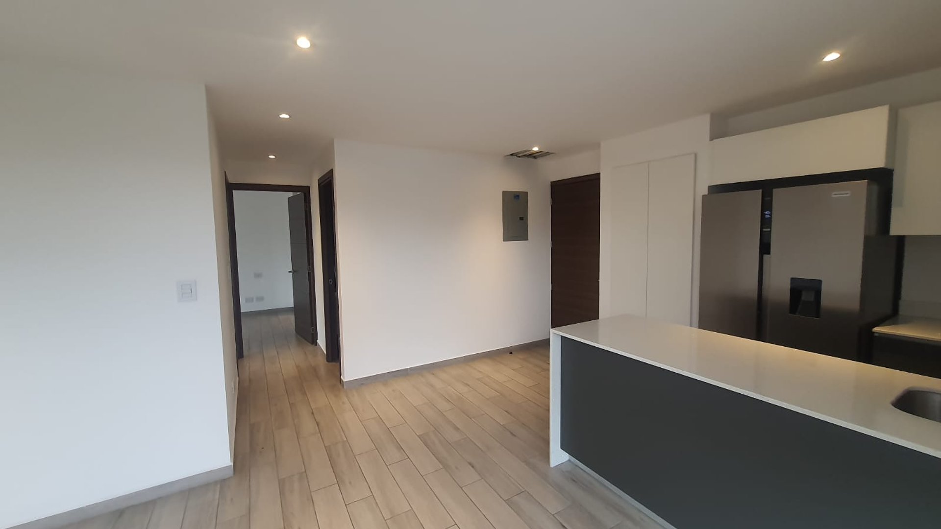 APARTAMENTO EN ALQUILER ZONA 15 PARQUE 15 - Miniatura 2