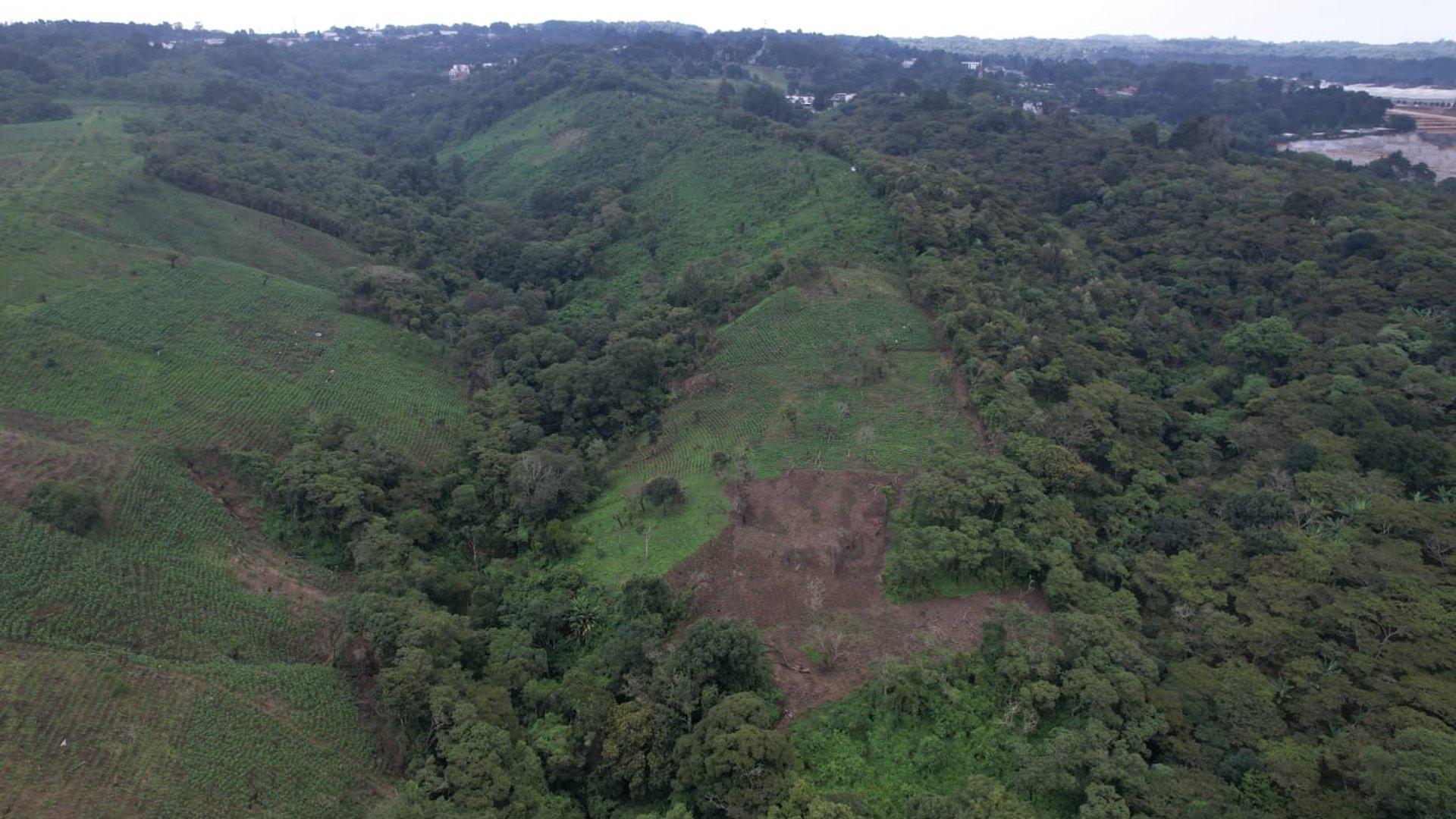 Terreno en venta de 4 manzanas en KM 28 CAES, Villa Canales Ref-4970