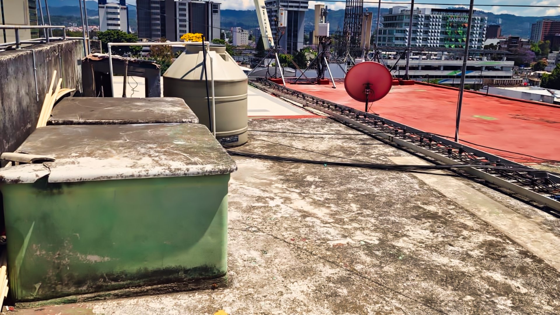 Edificio en venta | Zona 9, frente a Transmetro - Miniatura 12