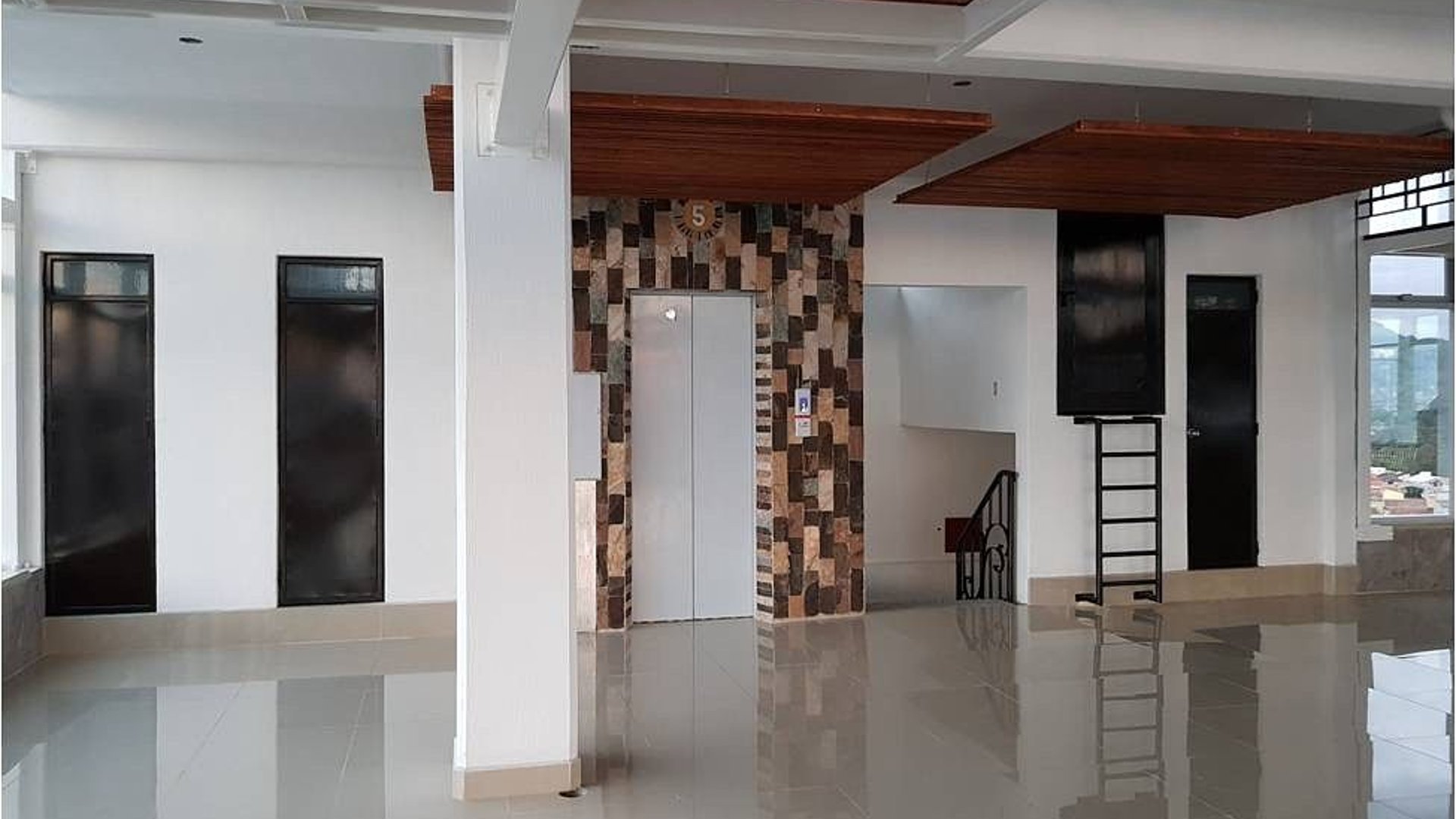 Edificio Stoneglass | Oficinas y Bodegas en Zona 7, Guatemala - Miniatura 6