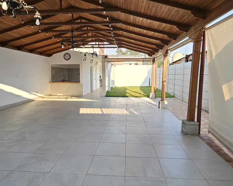 Local Comercial en Renta en Pinares San Cristóbal Guate