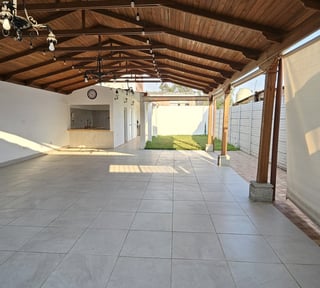 Local Comercial en Renta en Pinares San Cristóbal Guate