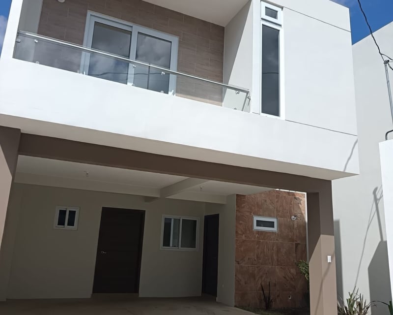 Casa Nueva en BOSQUES DE SANTA ELENA | Km 26.5 CAES
