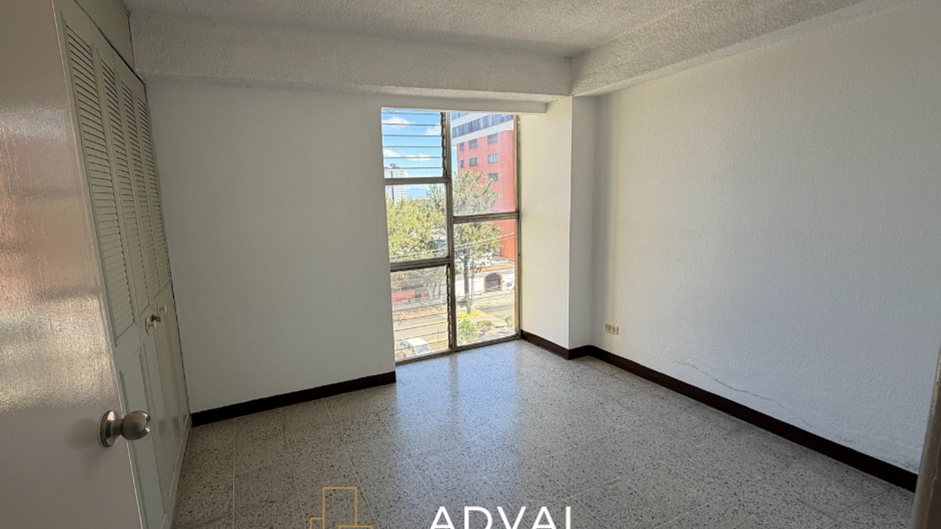 Apartamento en renta Zona 15 VH2 - Miniatura 5