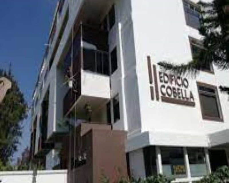 📍 APARTAMENTO EN RENTA – 2 HAB + BALCÓN | EDIFICIO COBELLA | ZONA 14