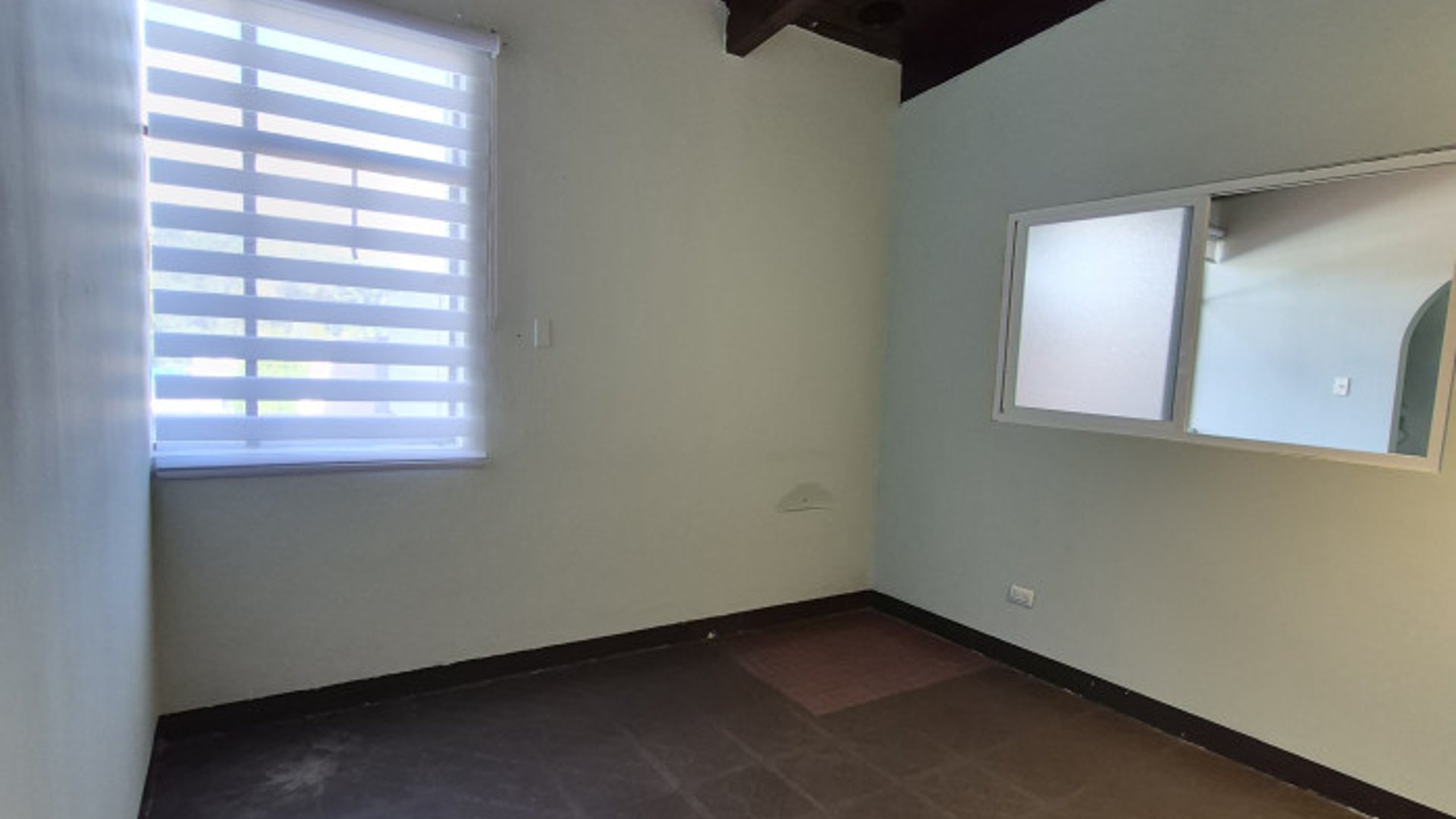 Casa en renta para oficinas zona 15 Vista Hermosa 1 - Miniatura 2