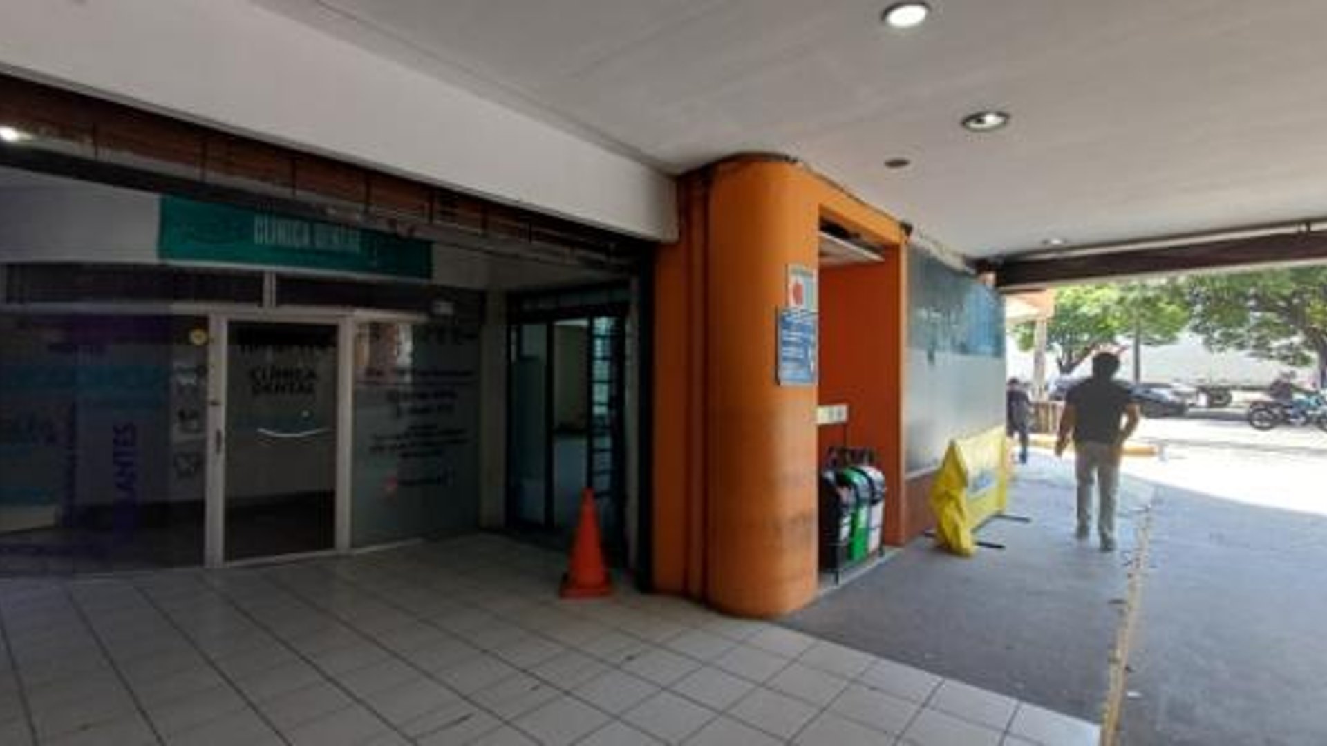 Local Comercial en Venta Avenida Petapa Zona 12 - Miniatura 2