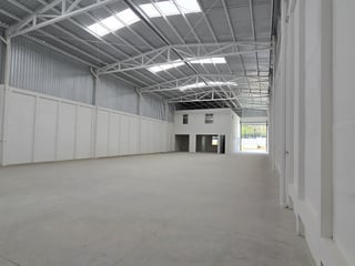 Alquilo Bodega en Campestre Comercial en  Caes KM 23 Fraijanes - 4