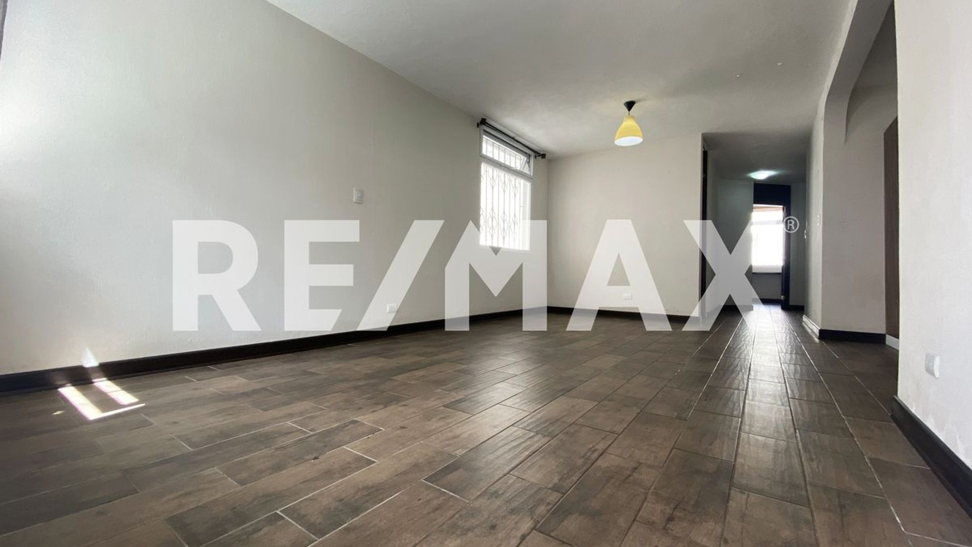 Apartamento Renta | Zona 16 | Residenciales San Carlos - Miniatura 2