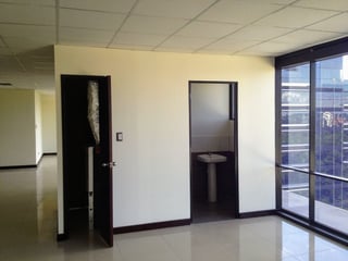 Oficina en venta inversion zona 10 Guatemala - 3