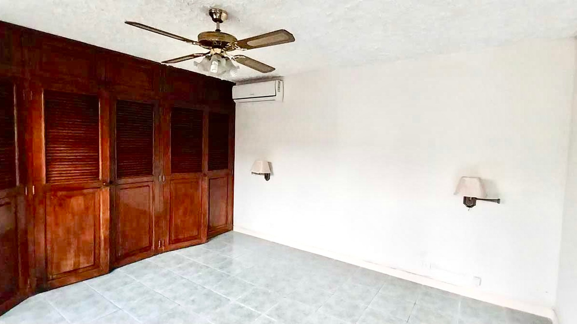 Casa amplia en renta, Condominio La Pradera, zona 10 - Miniatura 16