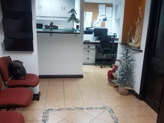 Oficina Amueblada en Renta en Zona 9 Reforma - Image 2