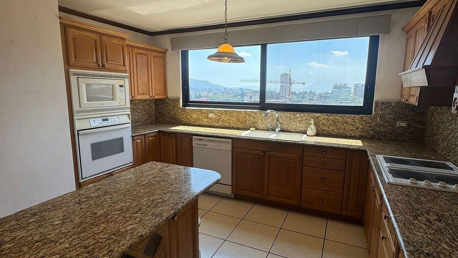 Penthouse en Venta – Zona 10 - Miniatura 8