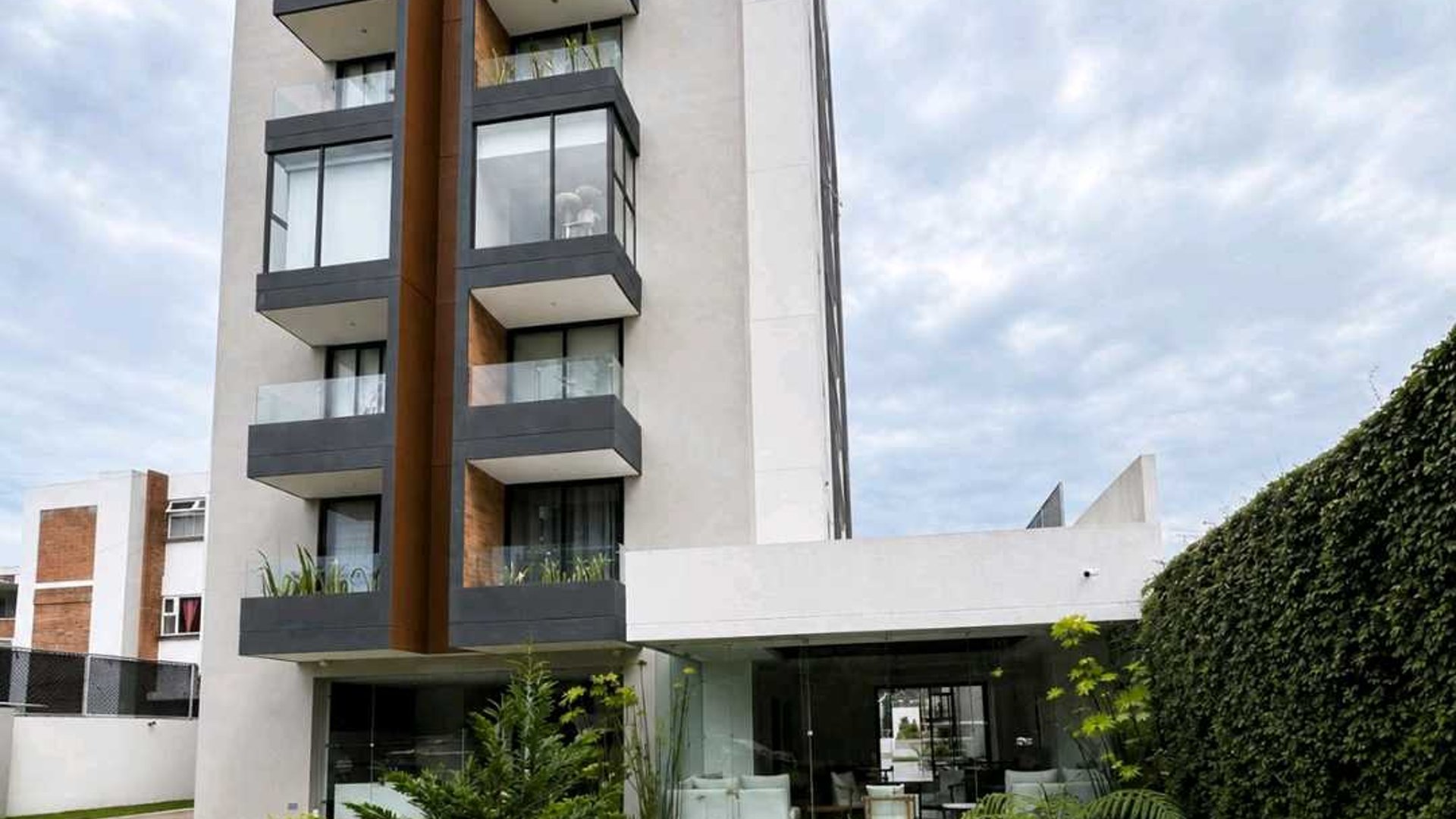 APARTAMENTO EN VENTA????Edificio Morea, Zona 15 VHII - Image 1