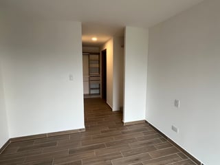 Luxurious 3 Bedroom Apartment for Sale in Zona 14, Guatemala City | 135m² | Parking | Walk-in Closet - Image 7