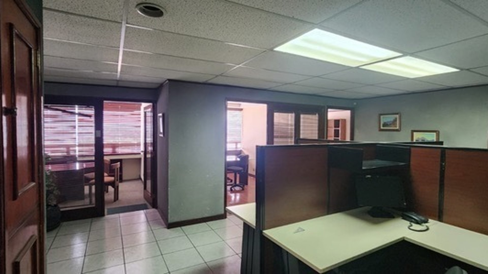 Oficina en Venta – Géminis 10, Zona 10