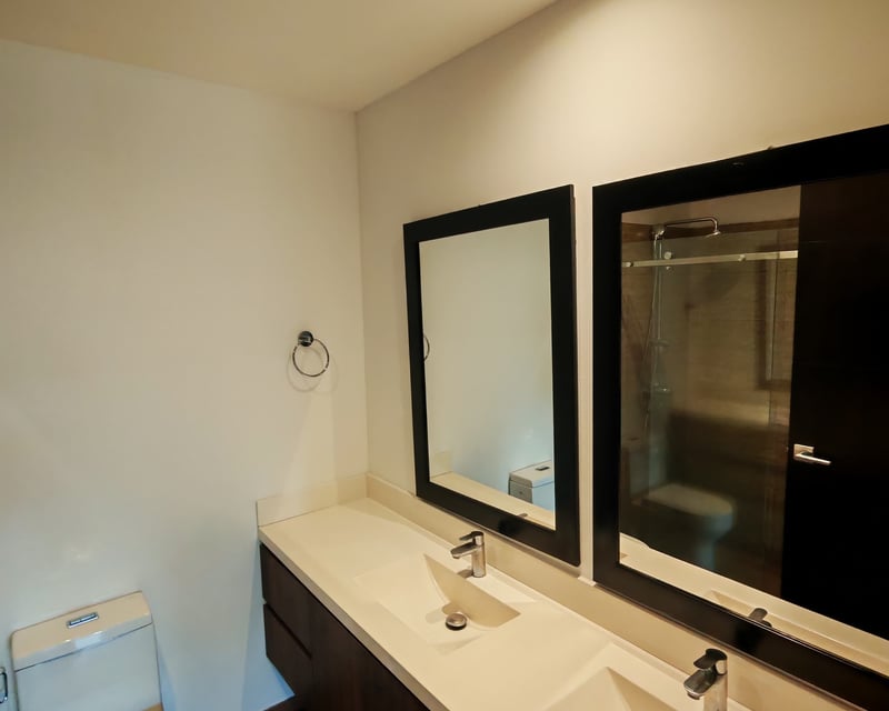 Rento Apartamento en Edificio Vivalt zona 10