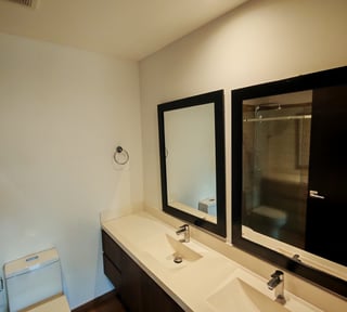 Rento Apartamento en Edificio Vivalt zona 10