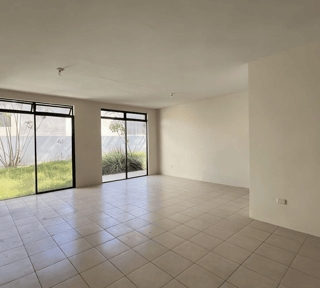 Venta de amplia casa en Km 21.5 Carr. a Fraijanes | Bosque Escondido