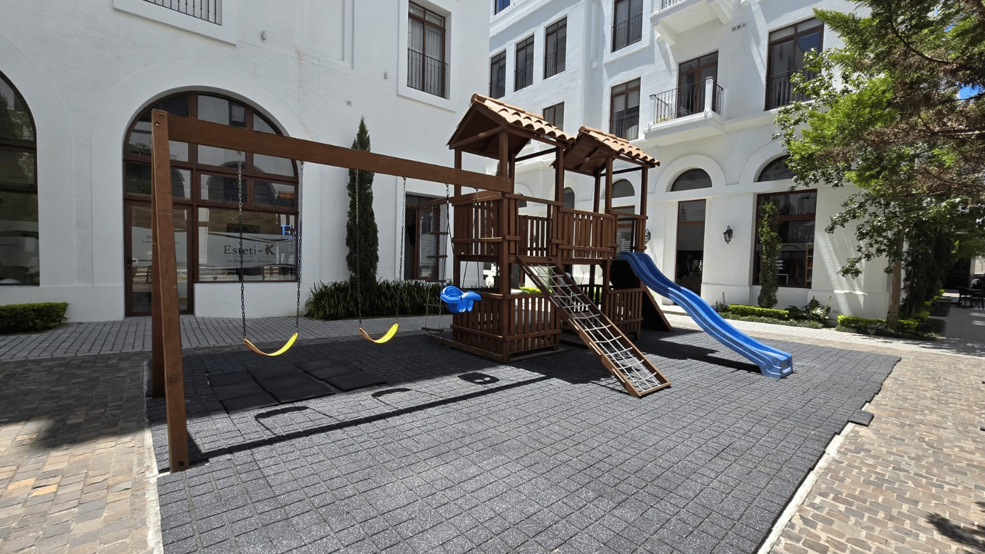 RENTA Apartamento Zona 16 Edificio Lirios II de Cayala - Miniatura 12