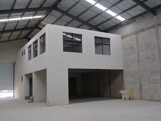 *Alquilo Ofibodega para estrenar | Complejo Empresarial Chimaltenango* - 3