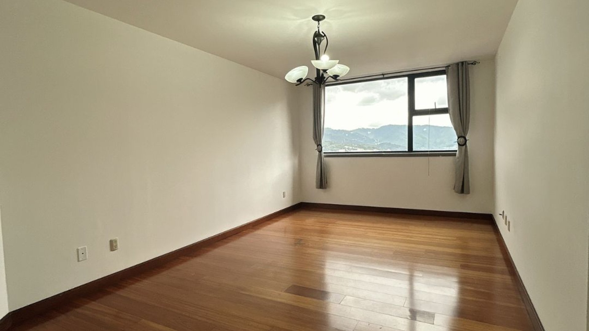 Apartamento en renta de 3 Dormitorios en zona 14 - Miniatura 5