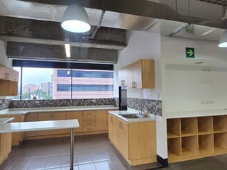 Oficina en venta en nivel medio en zona 10 diagonal 6 Ref-5574 - 3