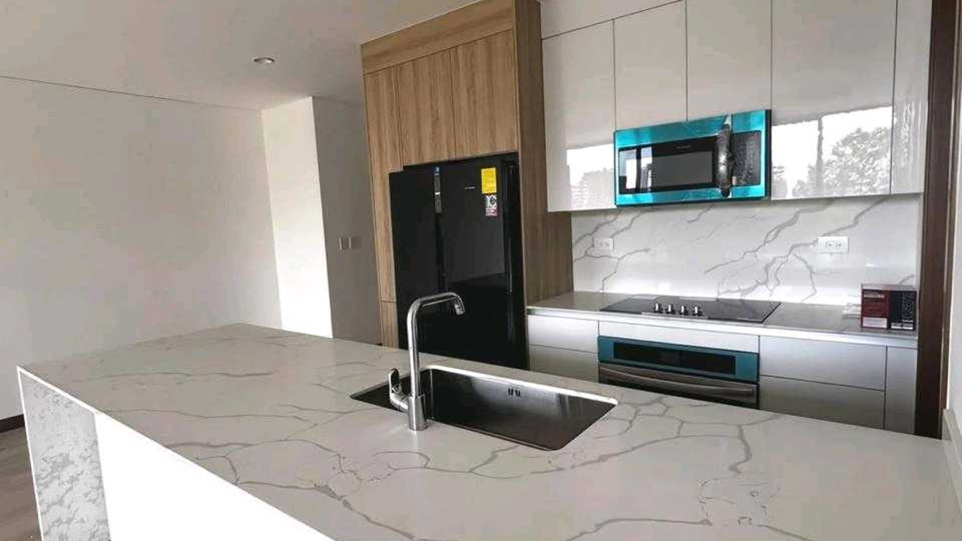 APARTAMENTO EN ALQUILER ???? Edificio Ferre Diez, Zona 10 - Miniatura 3