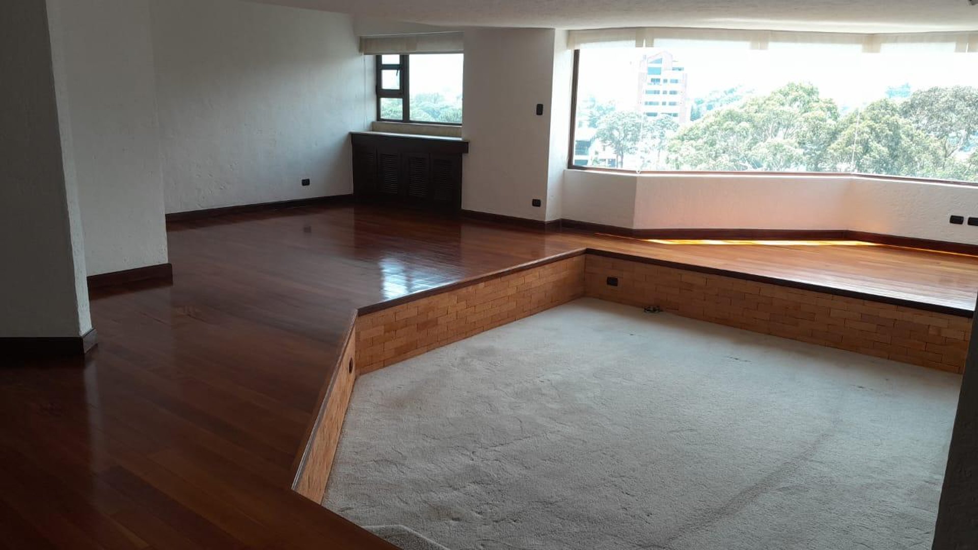 Apartamento en renta en Edificio el Parque VH 1, zona 15 - Miniatura 4