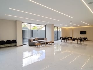Apartamento Amueblado en Venta o Renta en la Zona 10 - 2