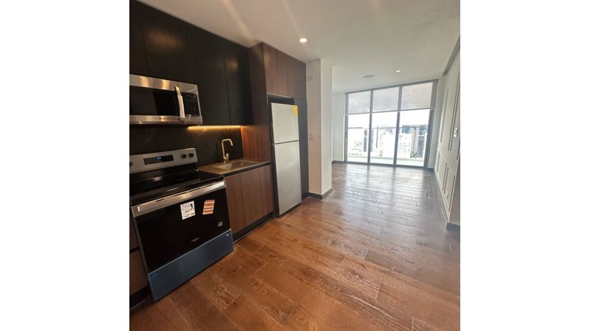 ???? APARTAMENTO EN RENTA – 1 HAB + LÍNEA BLANCA | ATARAH | ZONA 10 - Miniatura 3