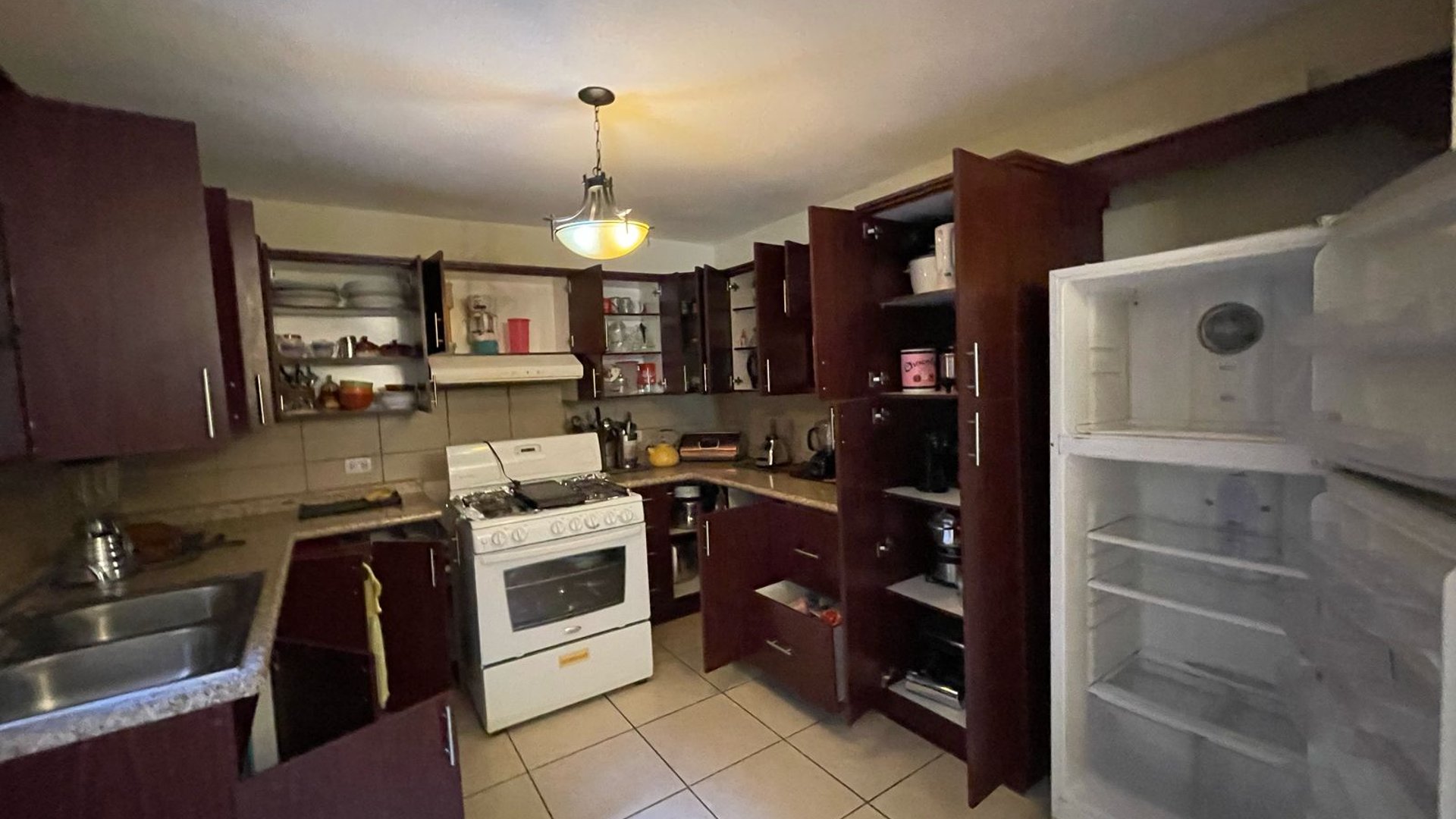 CASA EN RESIDENCIALES LOS OLIVOS ZONA 18 - Miniatura 2