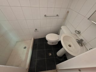 Renta de apartamento amueblado de 1 habitacion en zona 9 Ref-5596 - Image 5