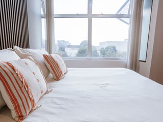 Apartamento remodelado y amueblado en renta, TorreNova zona 13 - Image 10