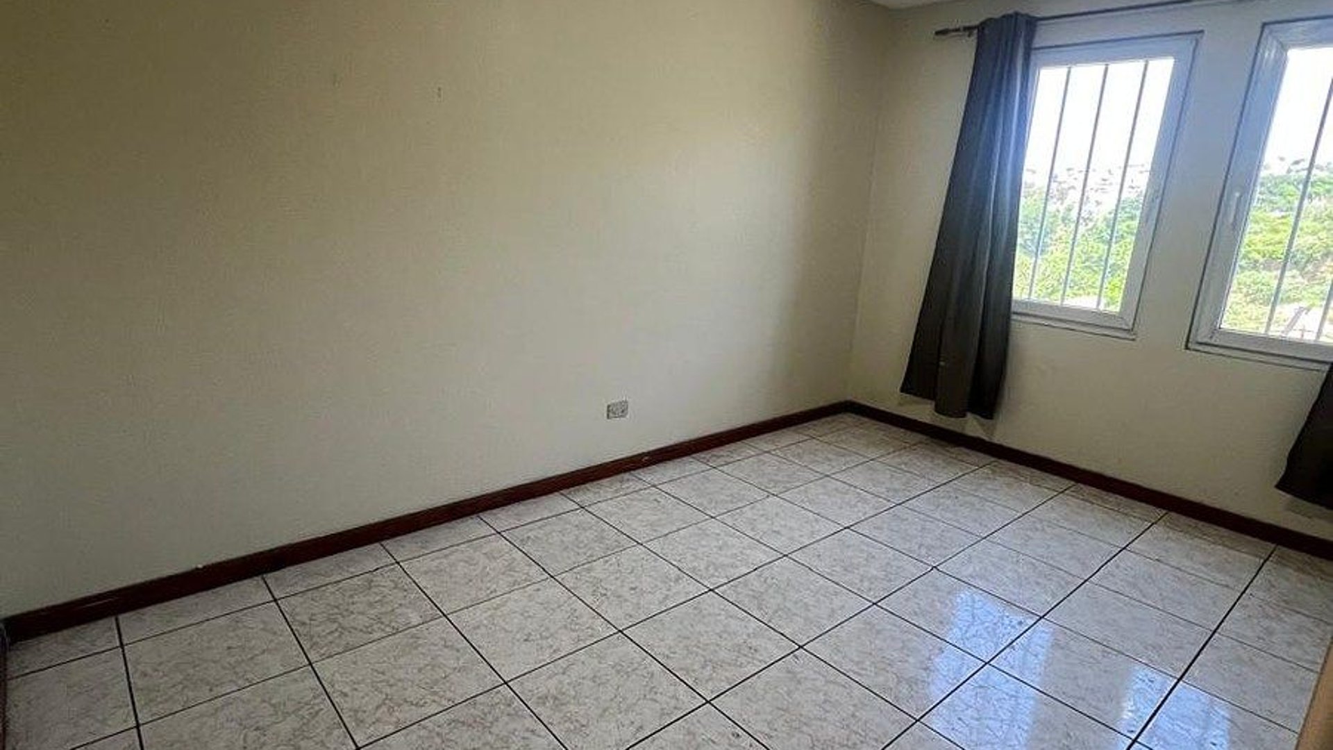 Casa en venta Zona 13 - Miniatura 3
