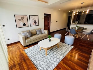 Apartamento amueblado de 2 habitaciones en alquiler Torre Real CES - Image 1