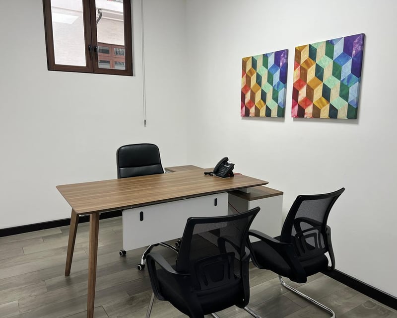 OFICINA EN RENTA EN CAYALÁ  ZONA 16