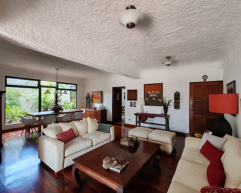 Apartamento en Venta Edificio El Boulevard zona 15 VH2