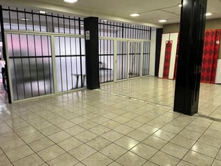 RENTA DE LOCAL COMERCIAL EN ZONA 10 - 4