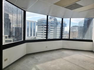OFICINA EN ALQUILER 185 METROS CUADRADOS | MURANO CENTER | ZONA 10 DE GUATEMALA - 5