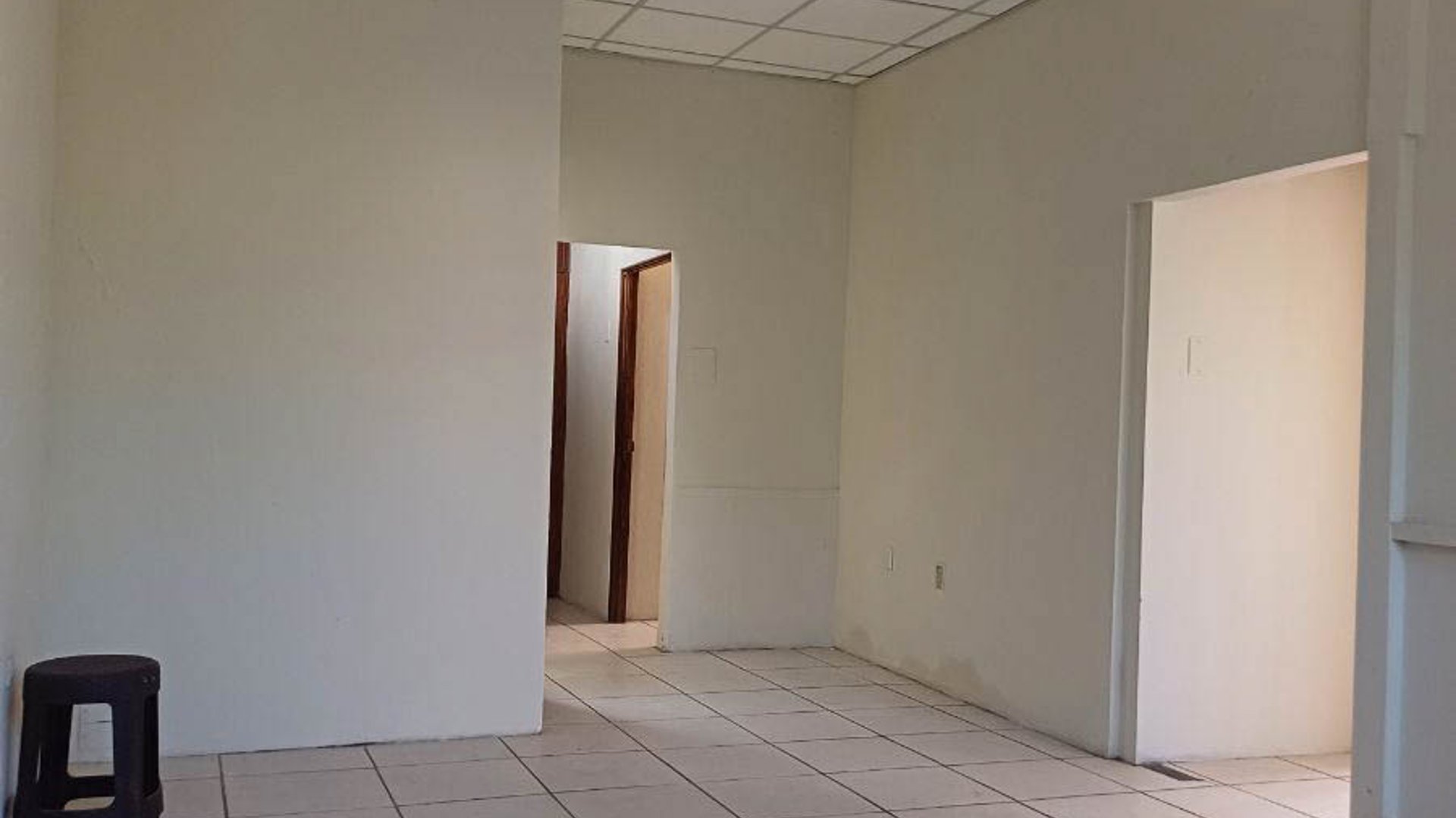 CASA EN RENTA ZONA 10, IDEAL OFICINAS - Miniatura 10